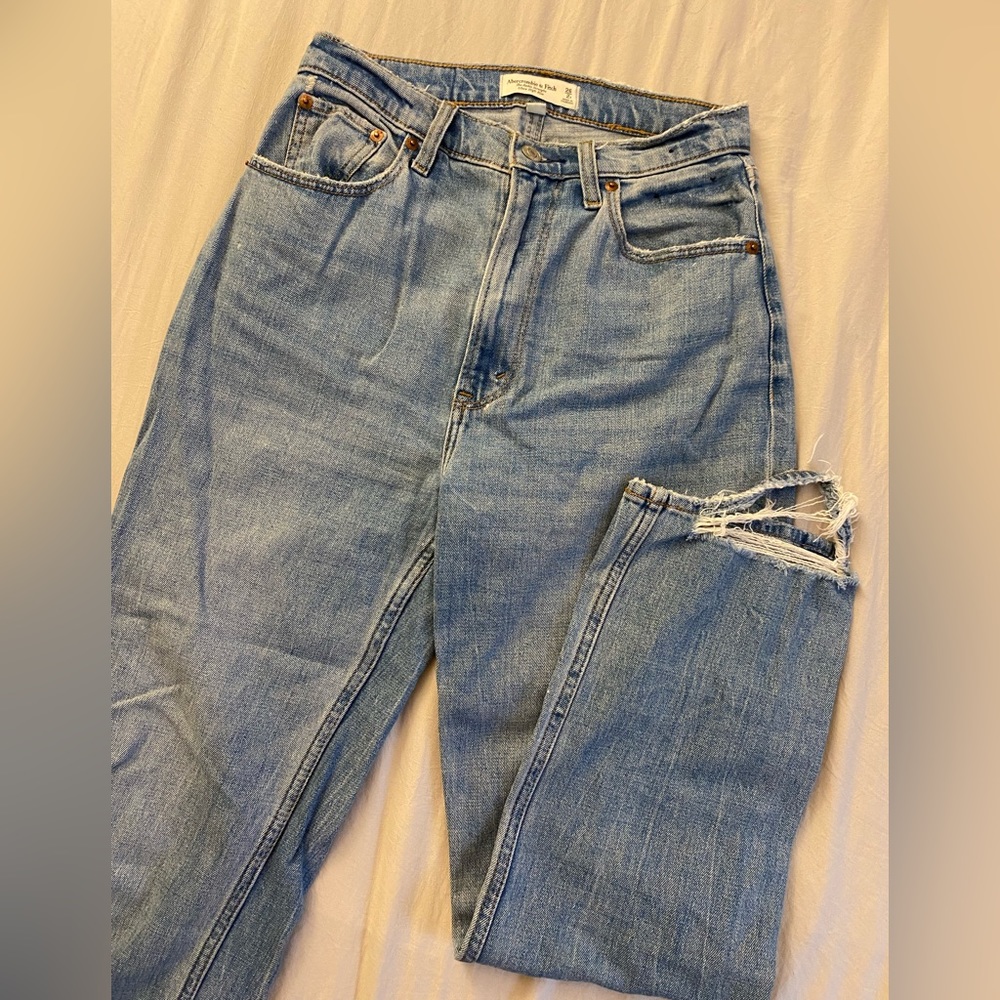 Abercrombie & Fitch The Ankle Straight Ultra High Rise Jeans